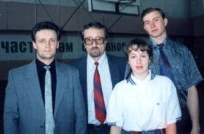 �������